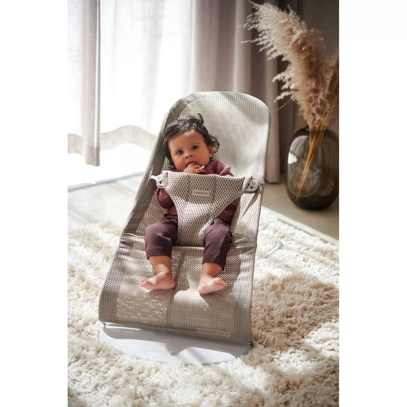 Gultukas BABYBJÖRN BLISS MESH Grey Beige + medinis žaislas