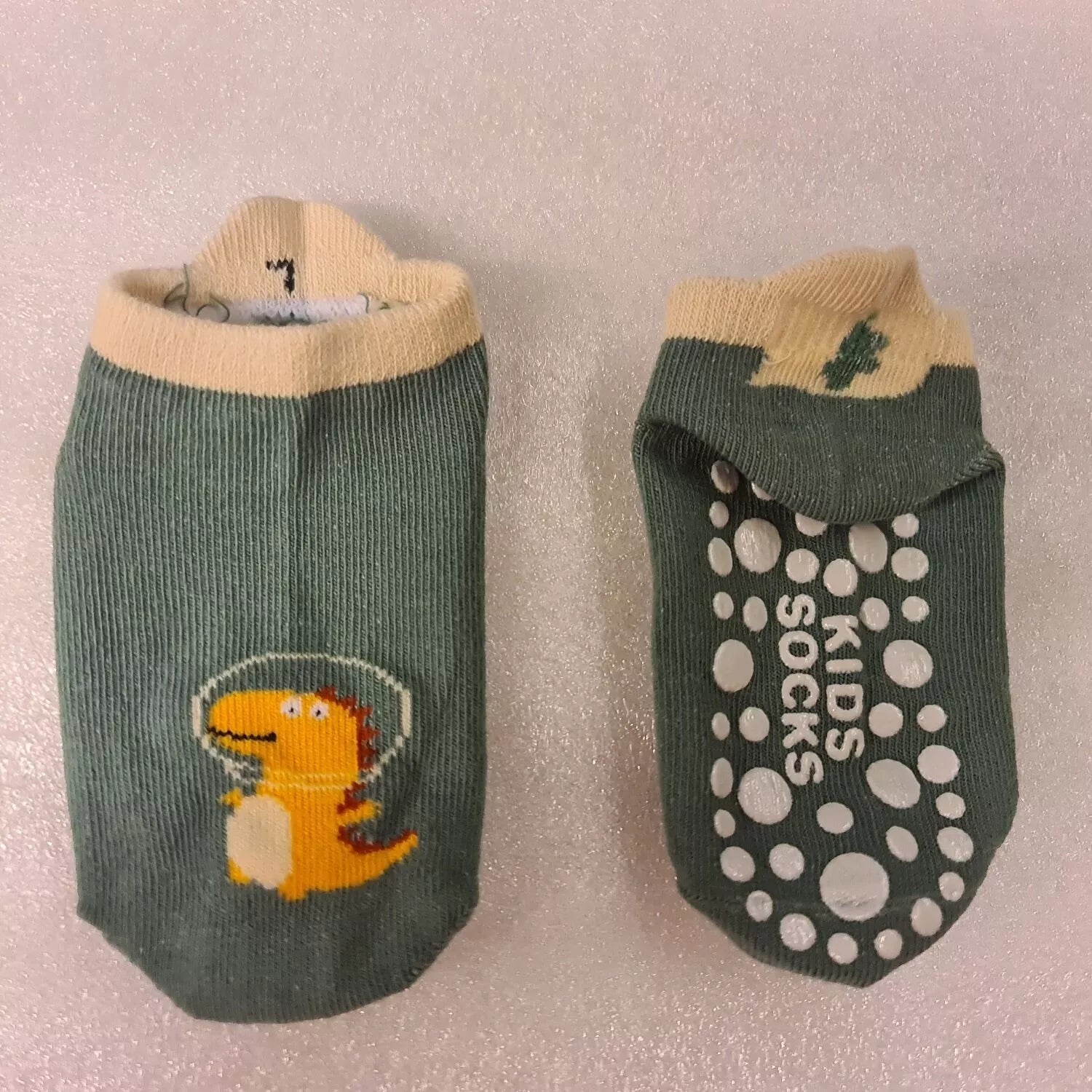 Kojinės-batukai neslystančiu padu Green